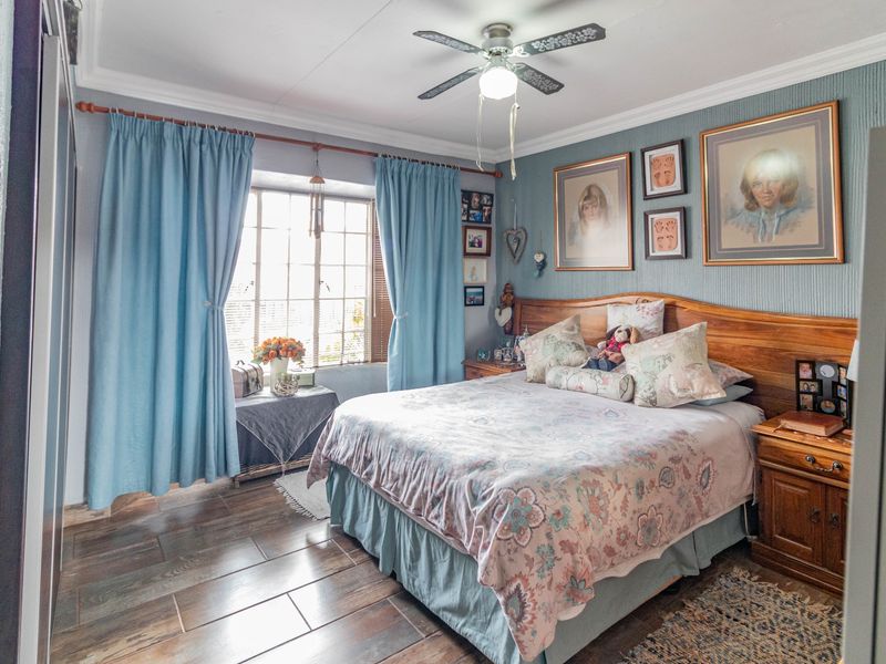 Beautiul 2 Bedroom townhouse in Norkem Park - Photo 8