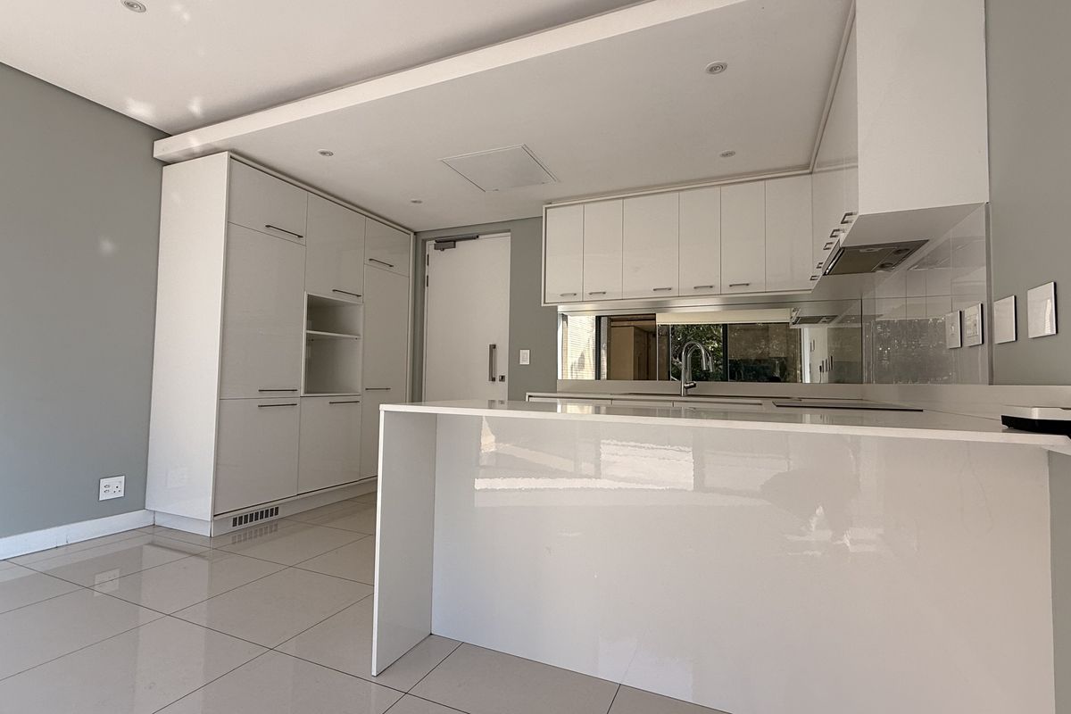 Stylish City Pad in Park Central - Photo 4