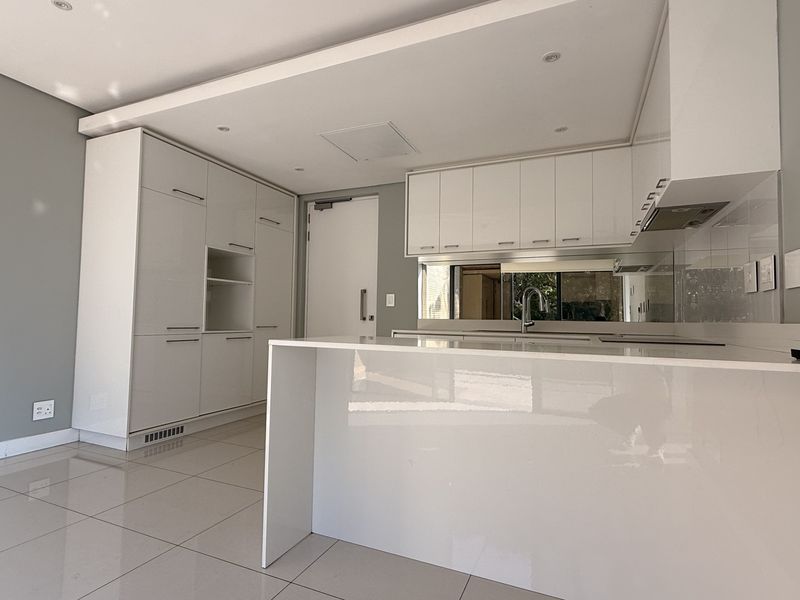 Stylish City Pad in Park Central - Photo 4