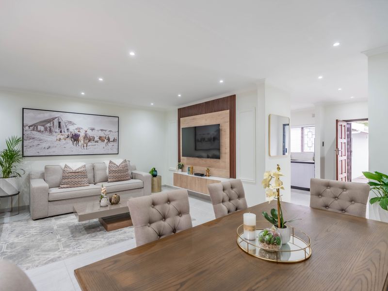 Ultra-modern townhouse in Westville - Photo 3
