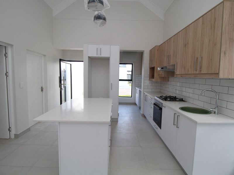 A brand new 2 bedroom home in Spartikus Lifestyle Estate Langebaan - Photo 5