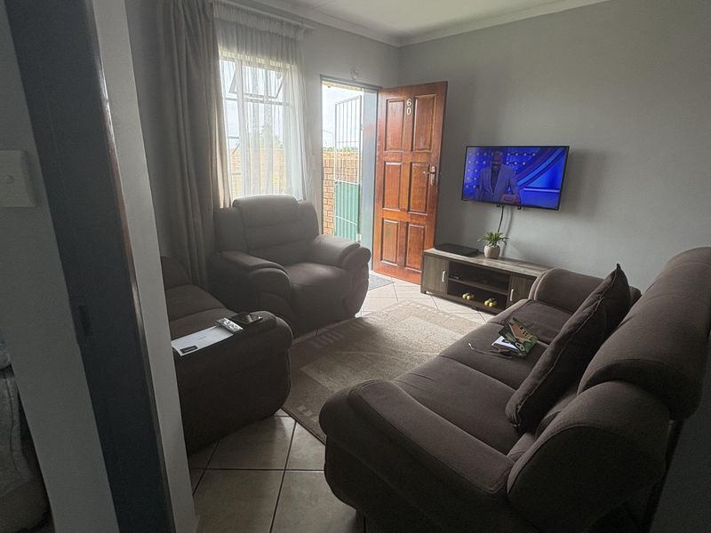 Neat 2 bedroom home Ideal for starter - Photo 6