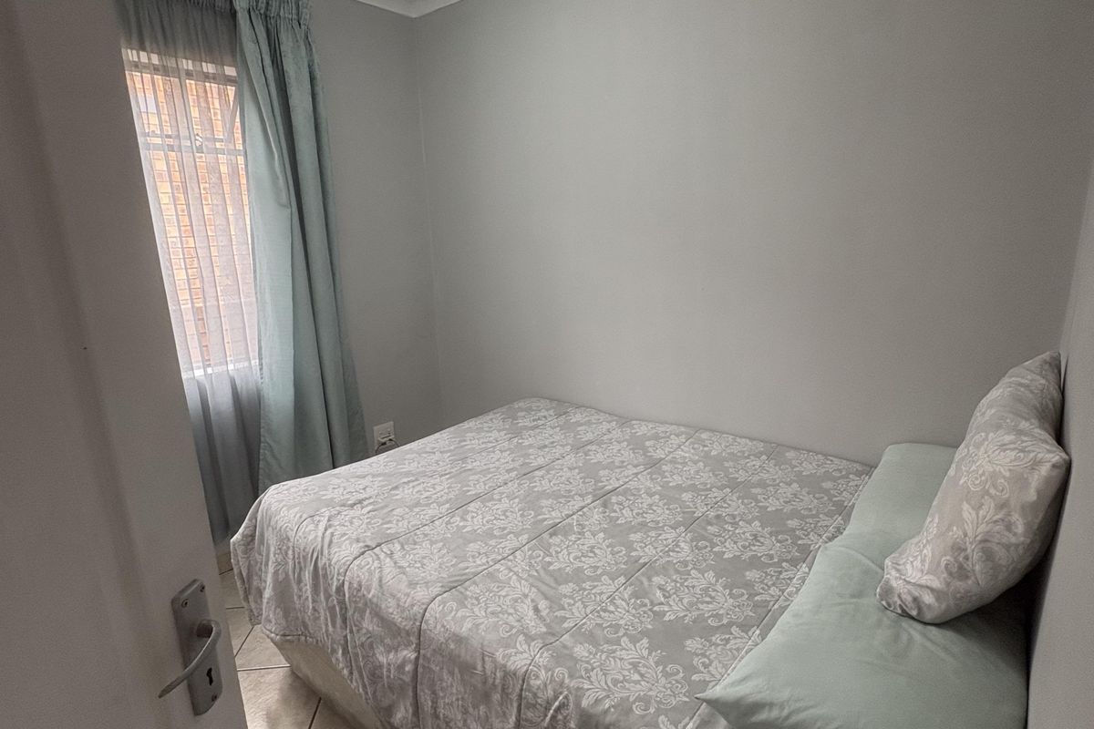 Neat 2 bedroom home Ideal for starter - Photo 2