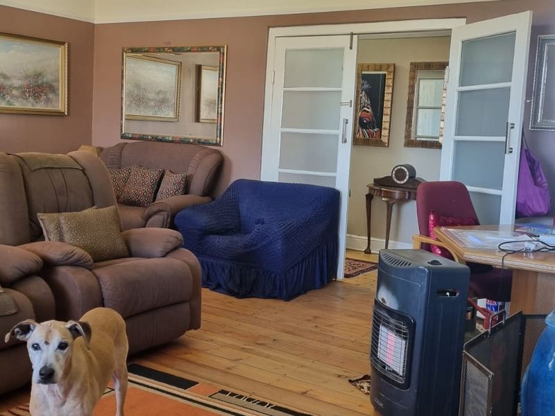 Dual-Home Investment Opportunity with Guesthouse Potential in Mountainous Lady Grey - Photo 9