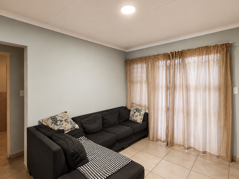Charming 2 Bedroom Apartment - Photo 3