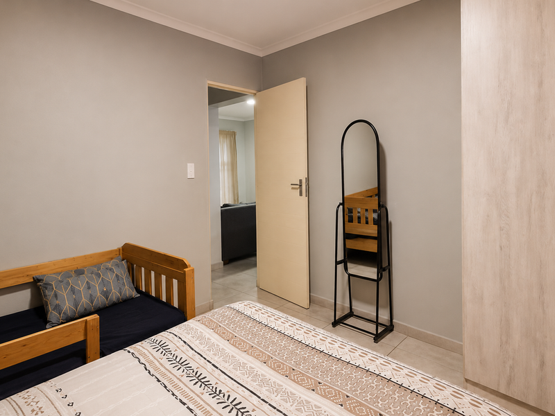 Charming 2 Bedroom Apartment - Photo 5
