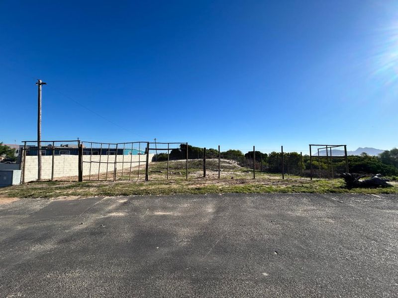 Plot & Plan opportunity with approved double-storey design. - Photo 10