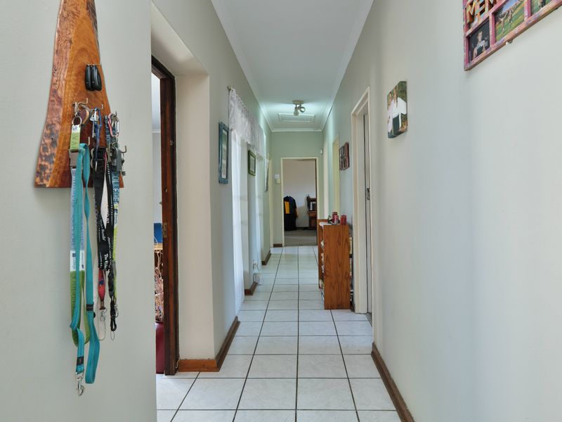 Fixer Upper with huge potential! - Photo 10