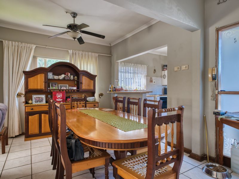 Fixer Upper with huge potential! - Photo 10