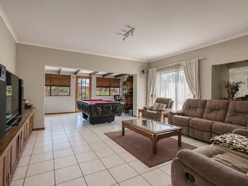 Fixer Upper with huge potential! - Photo 6