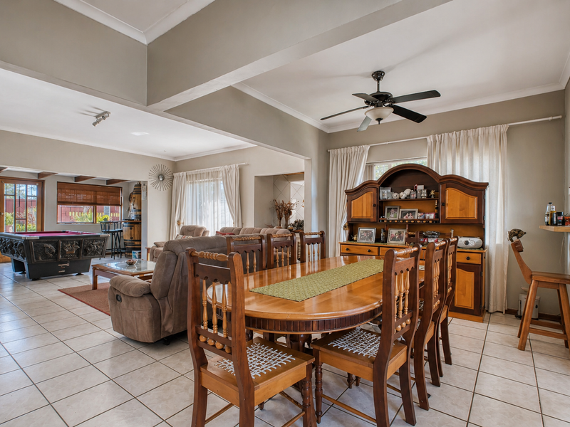 Fixer Upper with huge potential! - Photo 9