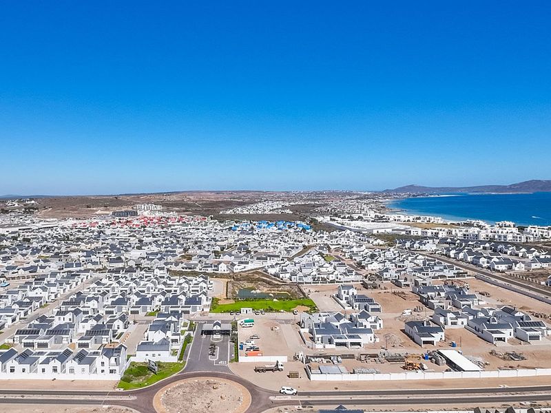 Brand new 2 bedroom home in Spartikus Lifestyle Estate Langebaan - Photo 3