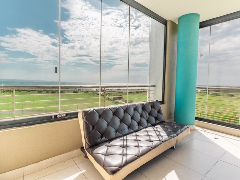 Luxury 3-Bedroom Apartment with 270° Ocean & Harbour Views – Fully Furnished - Photo 10