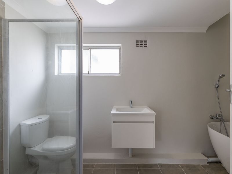 Newly Renovated - 4 Bedroom Corner unit at The Cove - Photo 9