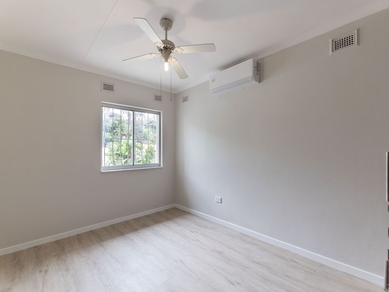 Newly Renovated - 4 Bedroom Corner unit at The Cove - Photo 7