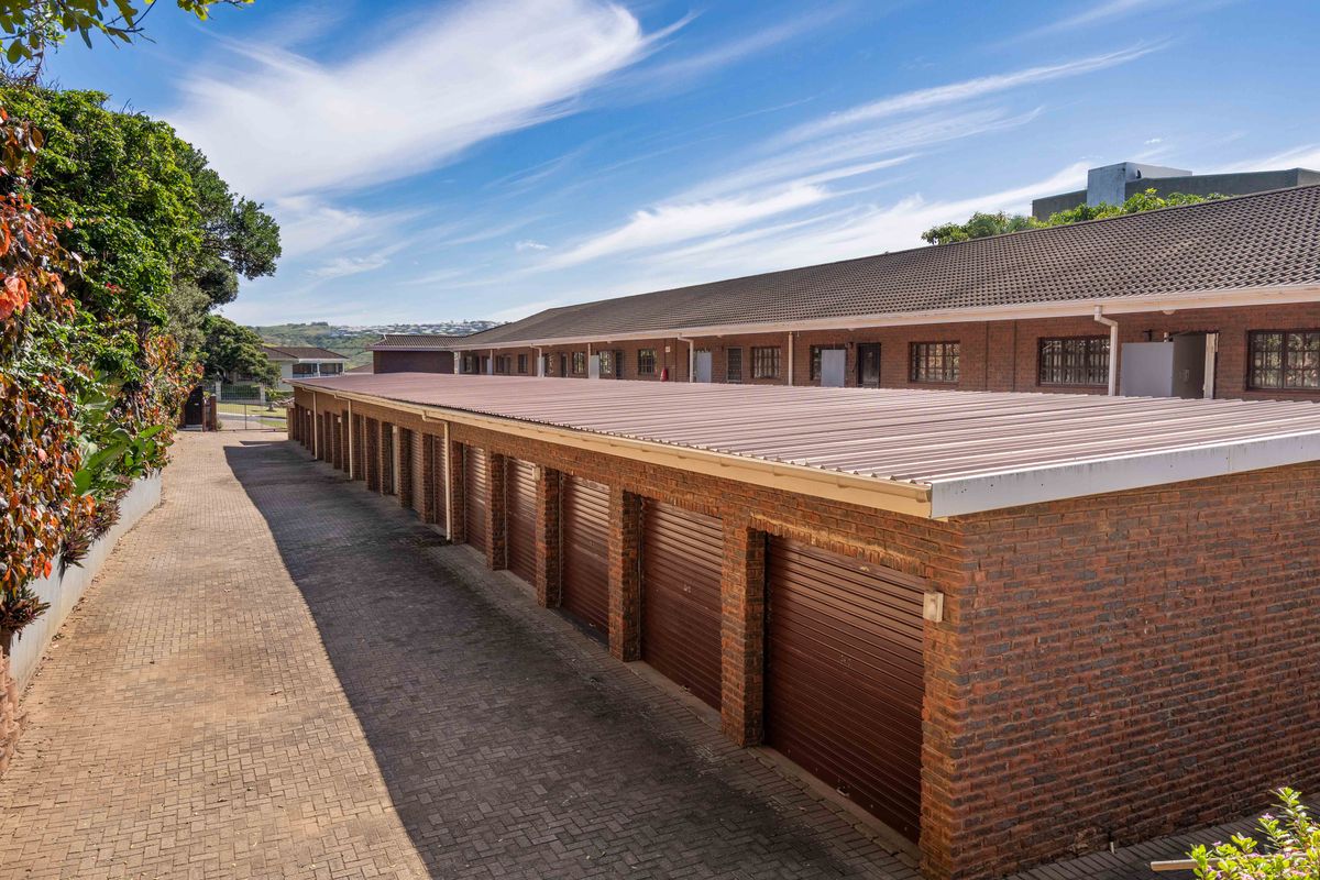 2-bedroom Apartment On Auction in Scottburgh Central - Photo 4