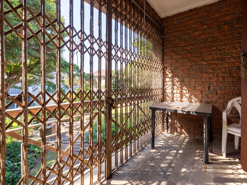2-bedroom Apartment On Auction in Scottburgh Central - Photo 9