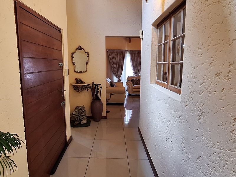 Stunning family home!!!!! - Photo 3