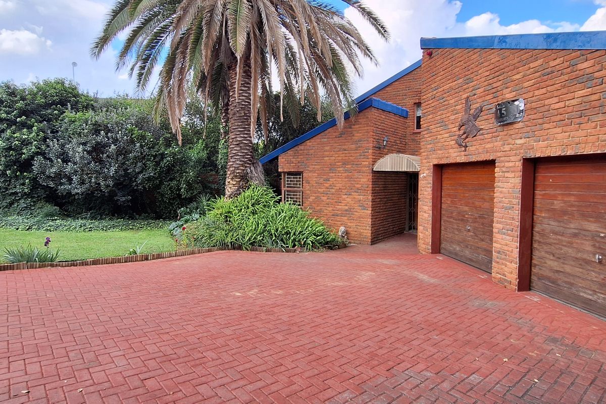 Stunning family home!!!!! - Photo 2