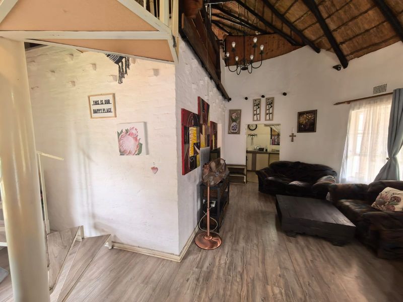 Cosy cottage in secure complex - Photo 5