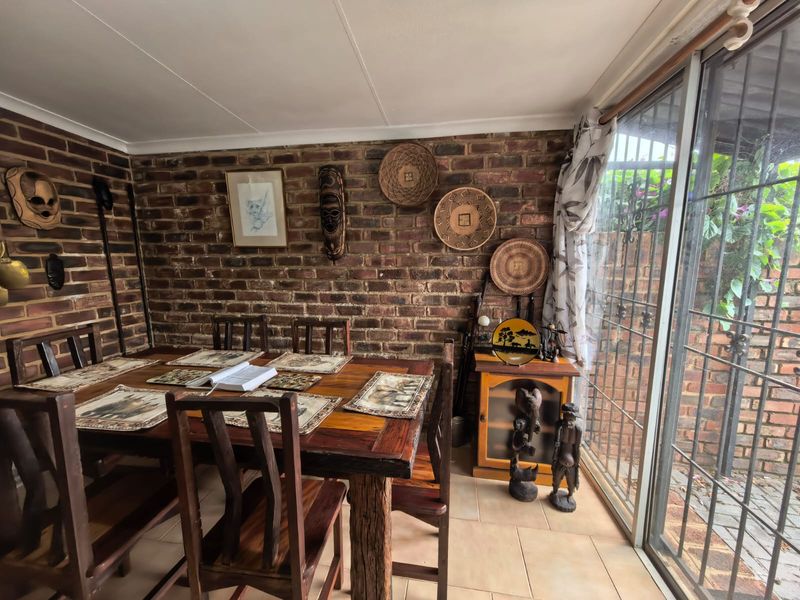 Cosy cottage in secure complex - Photo 7
