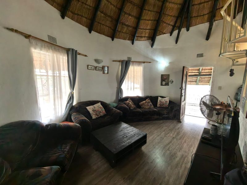 Cosy cottage in secure complex - Photo 6