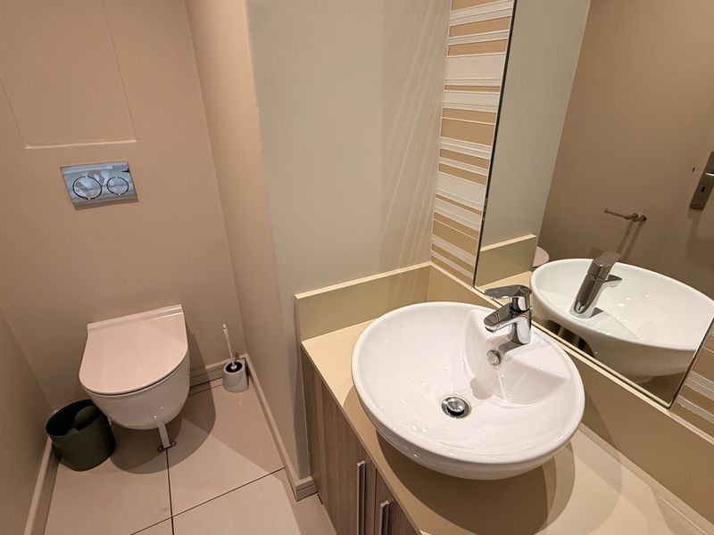 Elevate your lifestyle in the heart of Rosebank - Photo 4