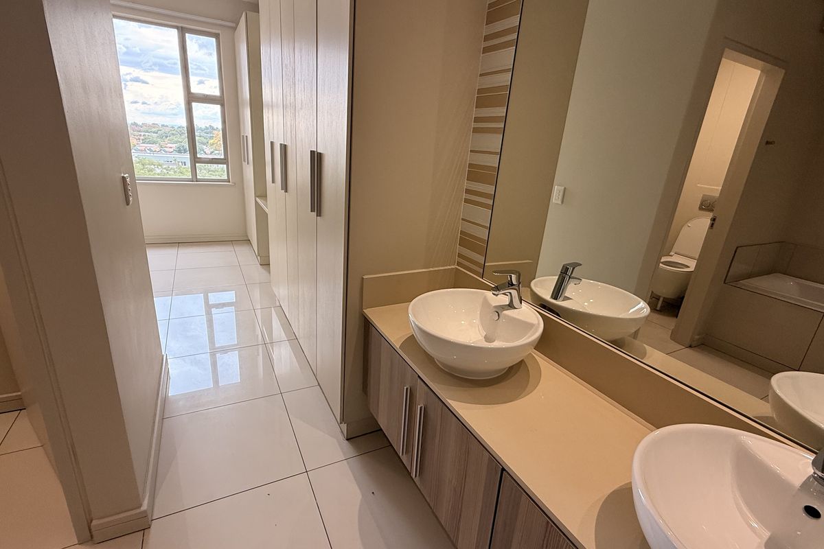 Elevate your lifestyle in the heart of Rosebank - Photo 5