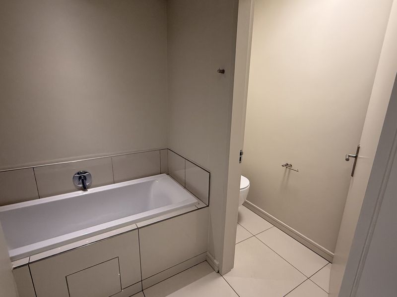 Elevate your lifestyle in the heart of Rosebank - Photo 8