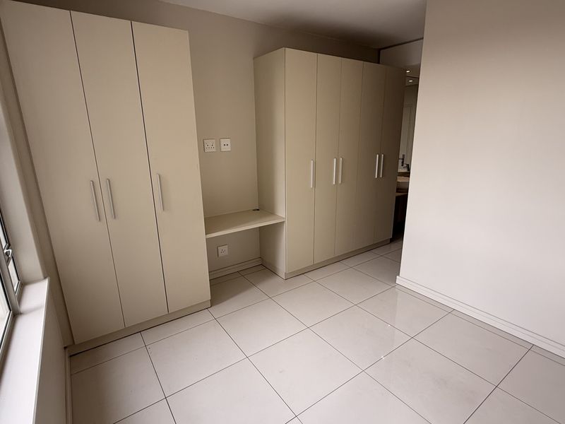 Elevate your lifestyle in the heart of Rosebank - Photo 7