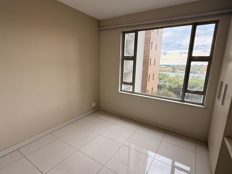 Elevate your lifestyle in the heart of Rosebank - Photo 6