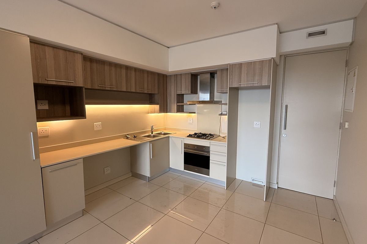 Elevate your lifestyle in the heart of Rosebank - Photo 2