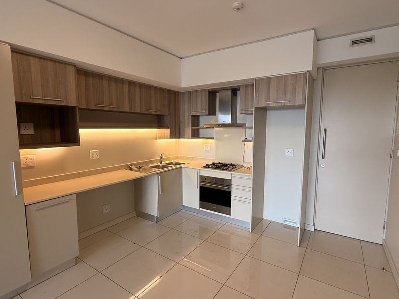Elevate your lifestyle in the heart of Rosebank - Photo 2