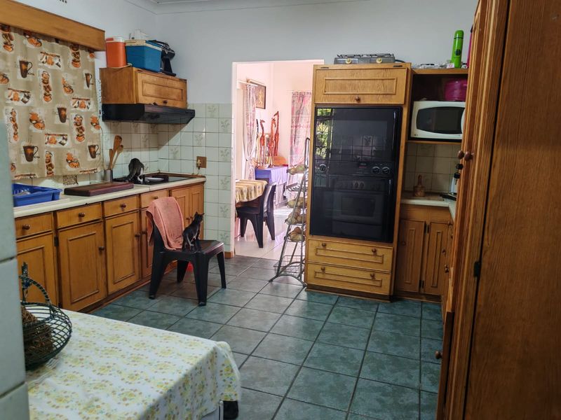 4 Bedroom House for sale in Sasolburg Ext 15 - Photo 10