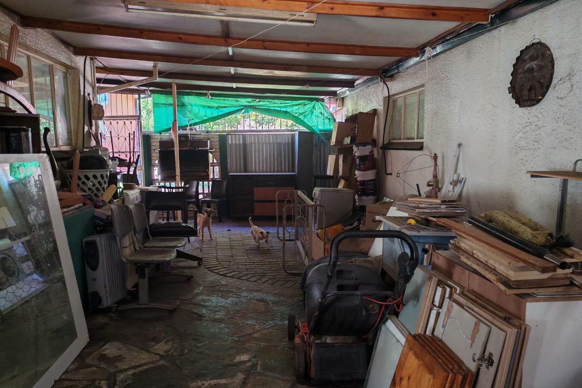 4 Bedroom House for sale in Sasolburg Ext 15 - Photo 2