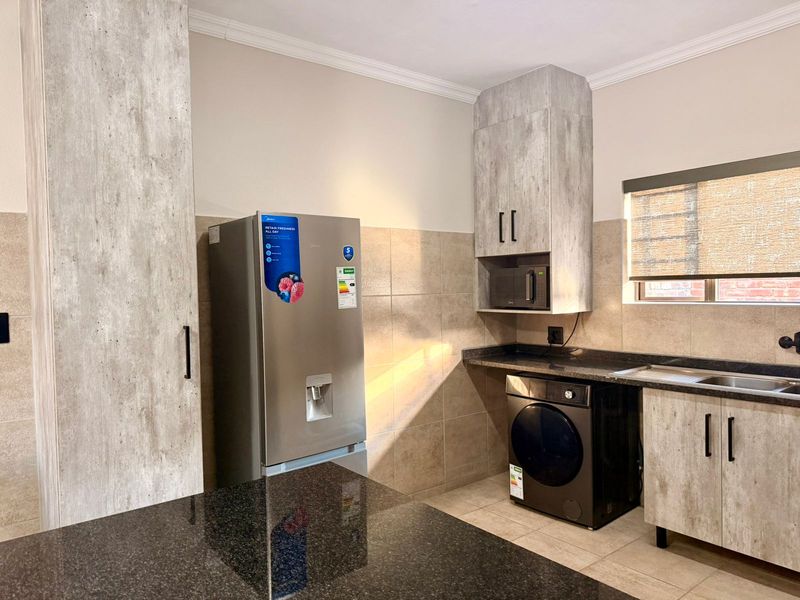 Beautiful newly built duplex townhouse - Photo 3