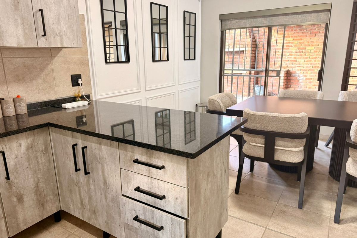 Beautiful newly built duplex townhouse - Photo 4