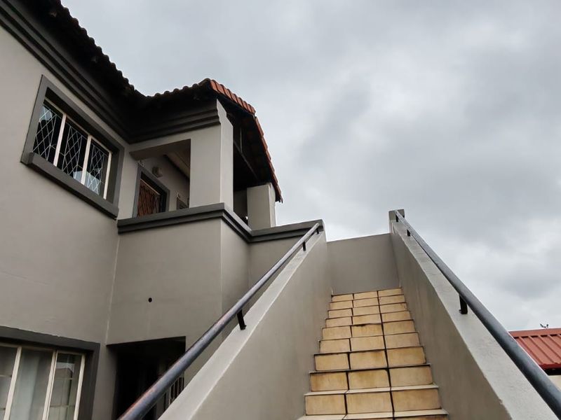 Charming 3-Bedroom Townhouse in Country View, Midrand – Your Dream Home Awaits! - Photo 4