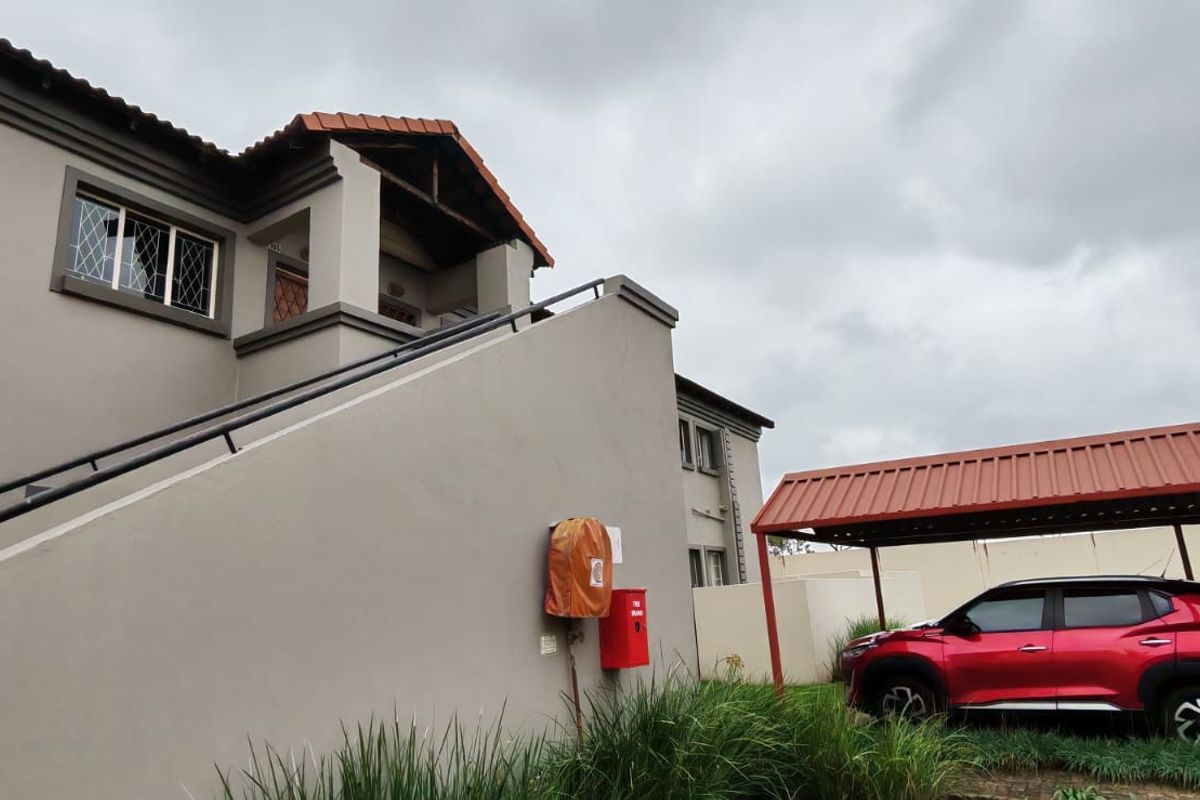 Charming 3-Bedroom Townhouse in Country View, Midrand – Your Dream Home Awaits! - Photo 3