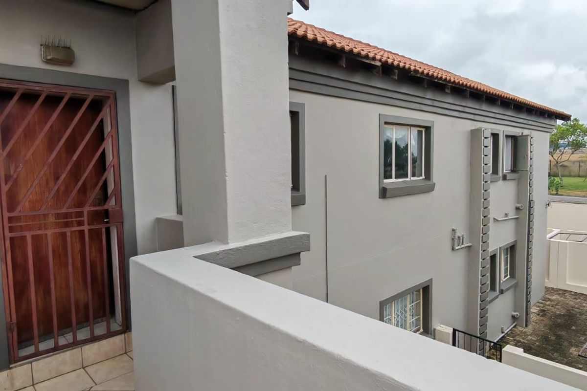 Charming 3-Bedroom Townhouse in Country View, Midrand – Your Dream Home Awaits! - Photo 2