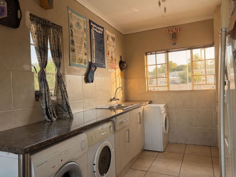 Neat & Secure 2-Bedroom Apartment in Radiokop - Photo 2