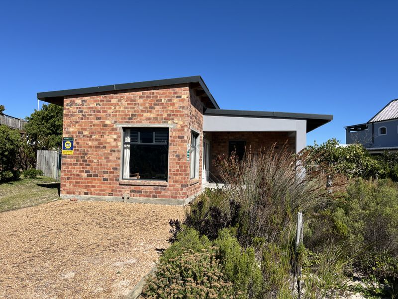 Coastal Charm Meets Tranquil Living – No. 4 Janet Road, Pringle Bay - Photo 3