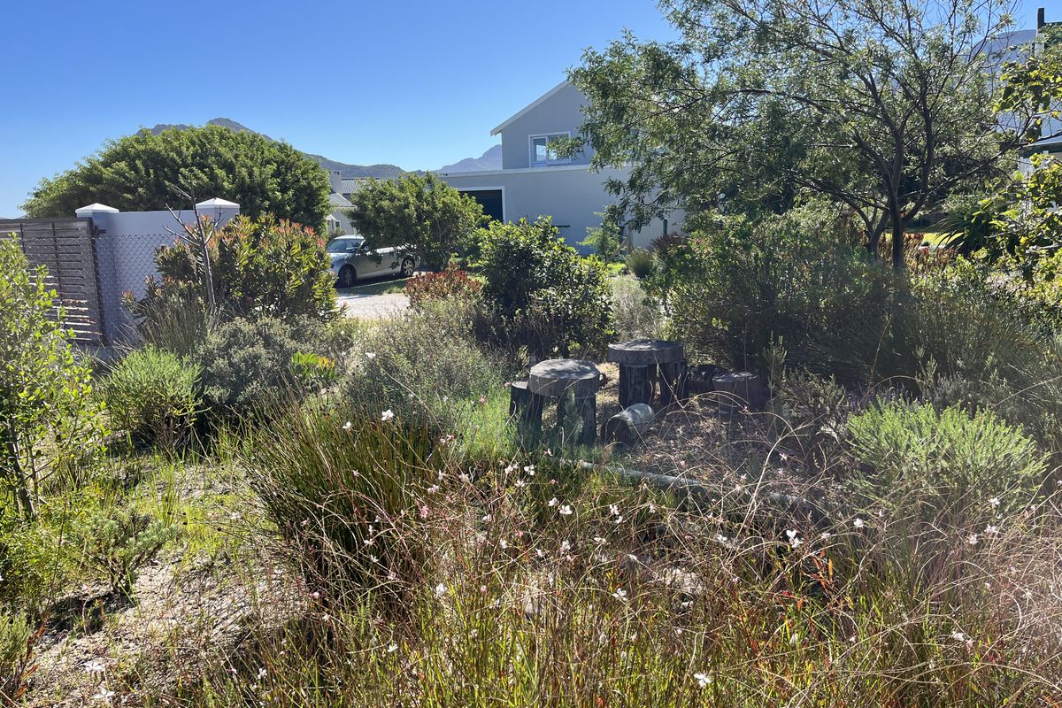 Coastal Charm Meets Tranquil Living – No. 4 Janet Road, Pringle Bay - Photo 4