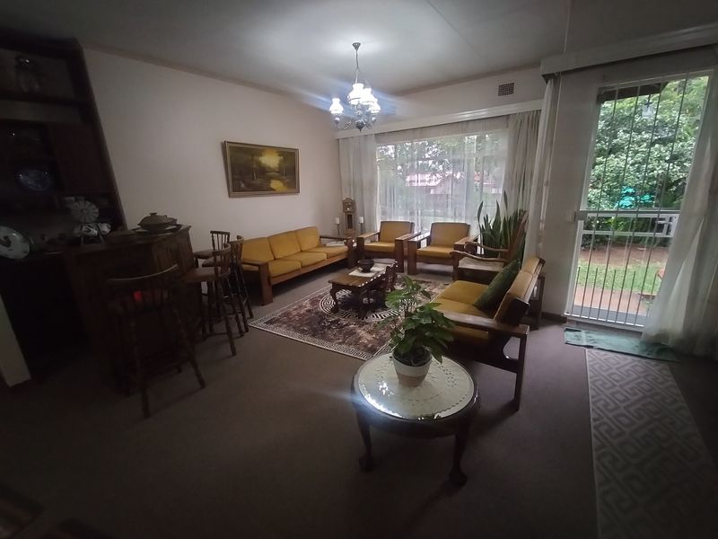 Spacious Family Home on a 2552m2 Erf in Tranquil Pretoria North - Photo 3