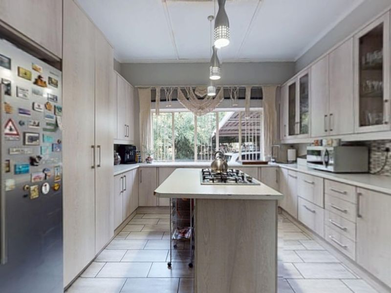 Motivated seller - perfect investment opportunity. - Photo 2