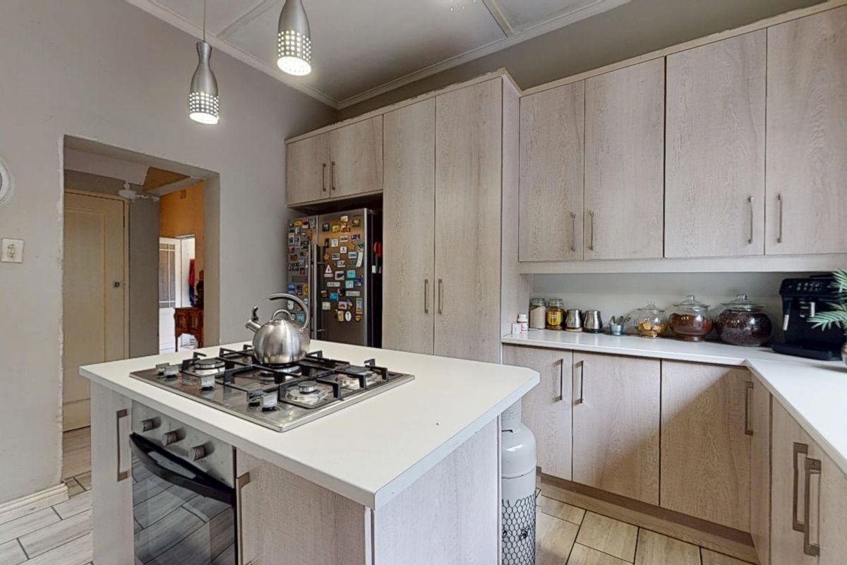 Motivated seller - perfect investment opportunity. - Photo 4