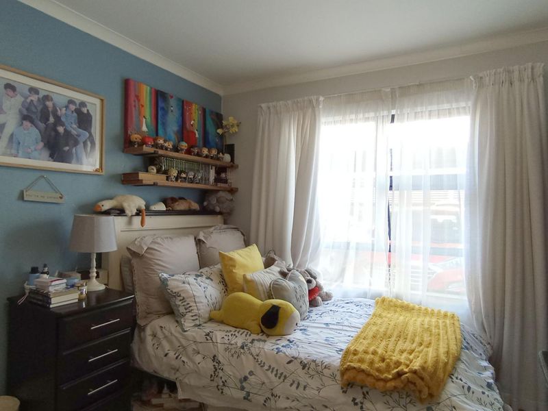 Spacious 3-Bedroom Garden Apartment | 104m2 | Secure Lifestyle Living in Modderfontein - Photo 5