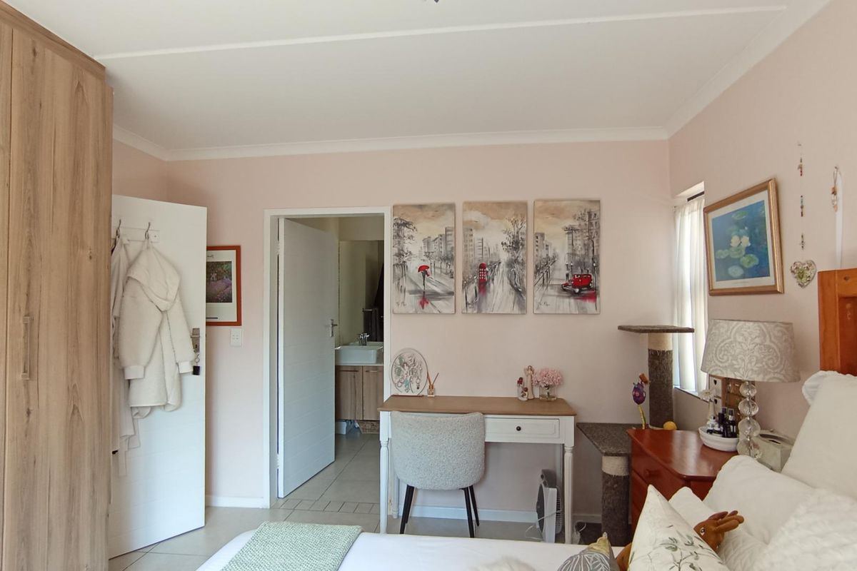 Spacious 3-Bedroom Garden Apartment | 104m2 | Secure Lifestyle Living in Modderfontein - Photo 4
