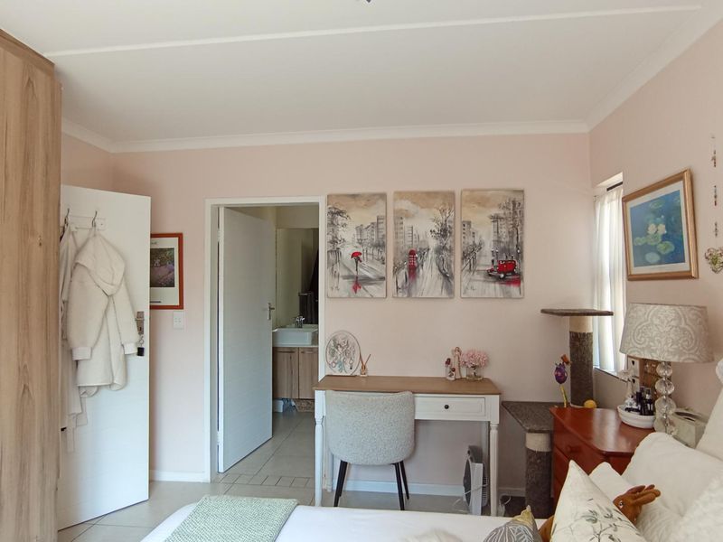 Spacious 3-Bedroom Garden Apartment | 104m2 | Secure Lifestyle Living in Modderfontein - Photo 4