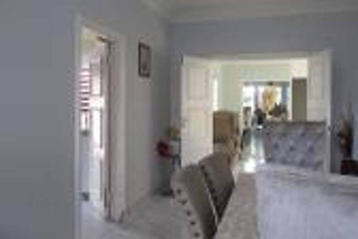 Expansive 6-Bedroom Double-Storey Home - Photo 3